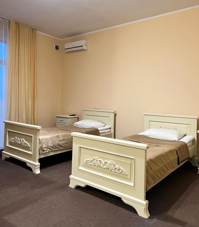 Hotel New Continent Bushtyno Exterior foto